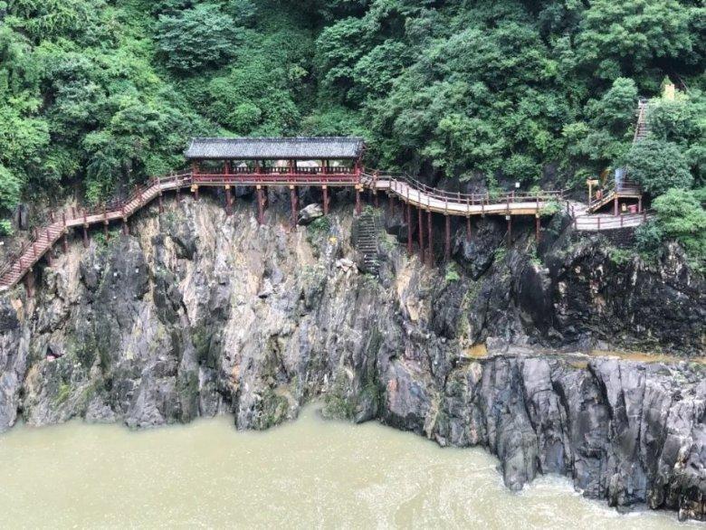 白色情人节：校园迷宫